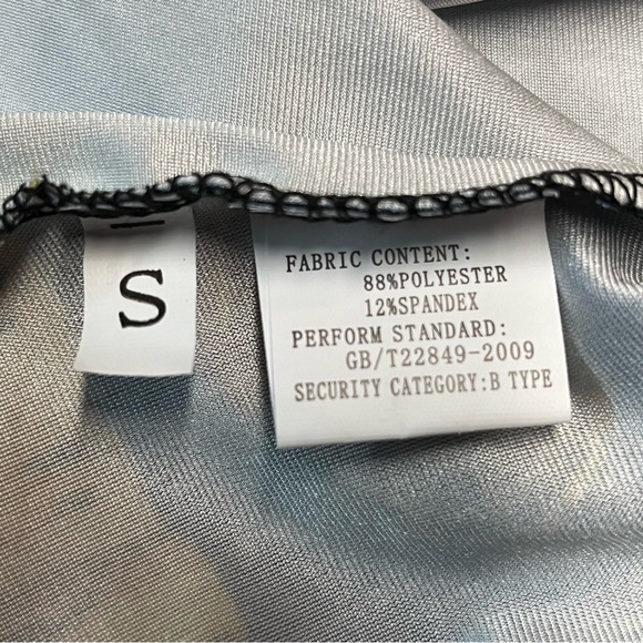 2 Women’s tops. - Picture 5 of 11